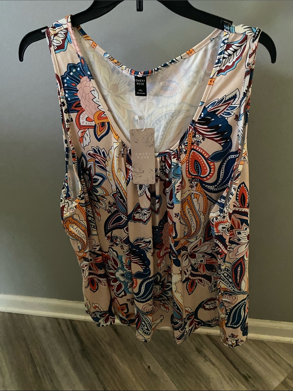 Emery Rose Women's Taupe Paisley Scoop Neck Tank